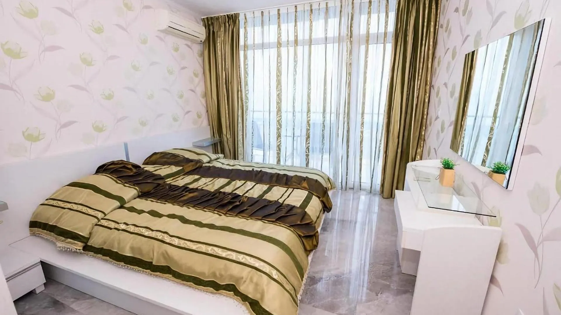 Gallery Deluxe Sluneční pobřeží Apartmán